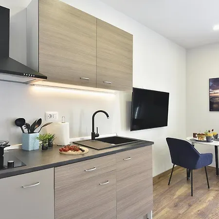 D&A Central Luxury Apartments With Free Parking Pula Extérieur photo
