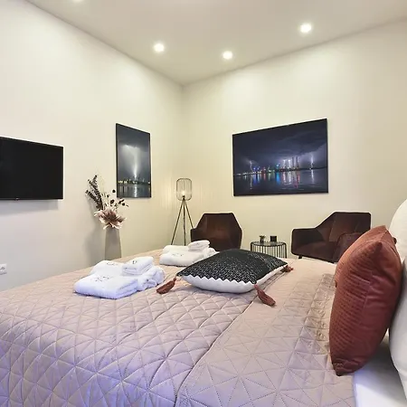 D&A Central Luxury Apartments With Free Parking Pula Extérieur photo