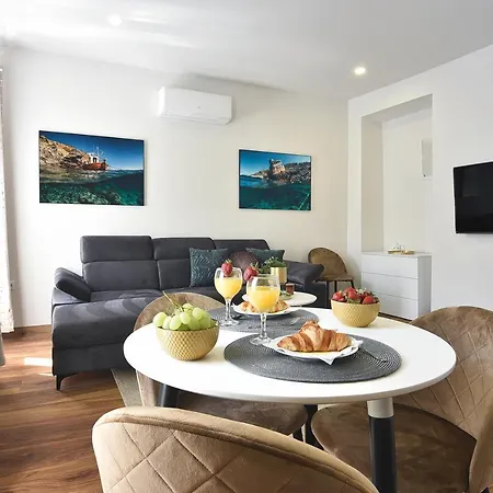 D&A Central Luxury Apartments With Free Parking Pula Extérieur photo