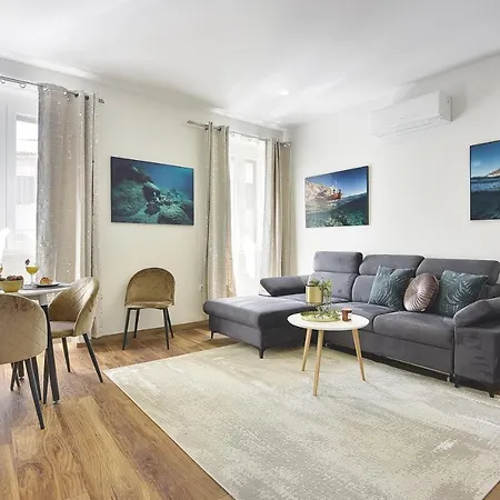 D&A Central Luxury Apartments With Free Parking Pula Extérieur photo