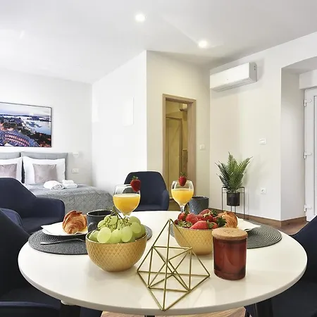 D&A Central Luxury Apartments With Free Parking Pula Extérieur photo