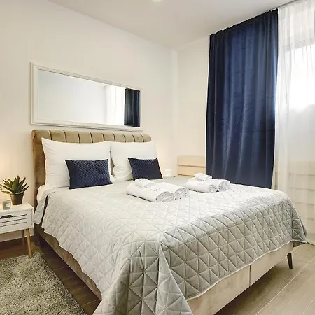 D&A Central Luxury Apartments With Free Parking Pula Extérieur photo