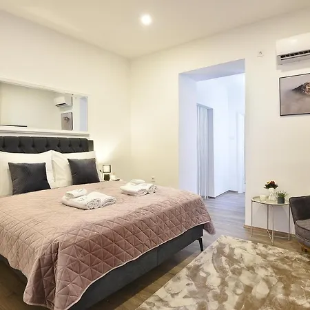 D&A Central Luxury Apartments With Free Parking Pula Extérieur photo