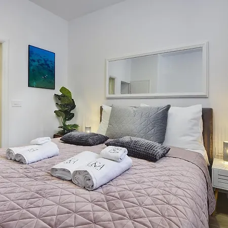 D&A Central Luxury Apartments With Free Parking Pula Extérieur photo