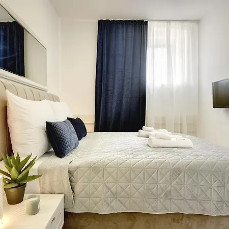 D&A Central Luxury Apartments With Free Parking Pula Extérieur photo