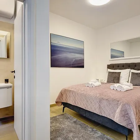 D&A Central Luxury Apartments With Free Parking Pula Extérieur photo