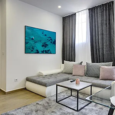 D&A Central Luxury Apartments With Free Parking Pula Extérieur photo