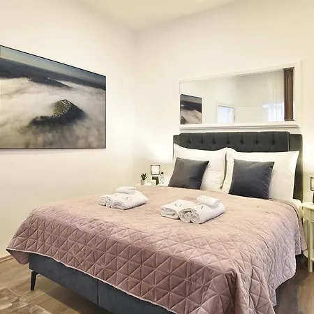 D&A Central Luxury Apartments With Free Parking Pula Extérieur photo