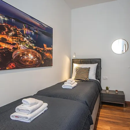 D&A Central Luxury Apartments With Free Parking Pula Extérieur photo