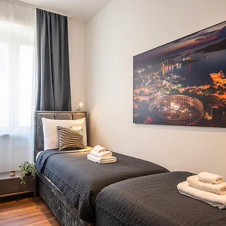 D&A Central Luxury Apartments With Free Parking Pula Extérieur photo