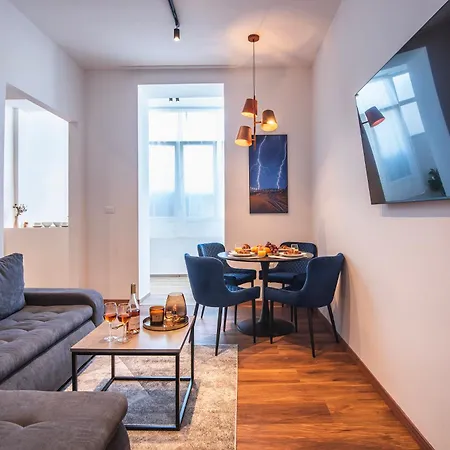 D&A Central Luxury Apartments With Free Parking Pula Extérieur photo