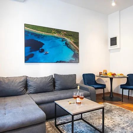 D&A Central Luxury Apartments With Free Parking Pula Extérieur photo