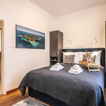 D&A Central Luxury Apartments With Free Parking Pula Extérieur photo